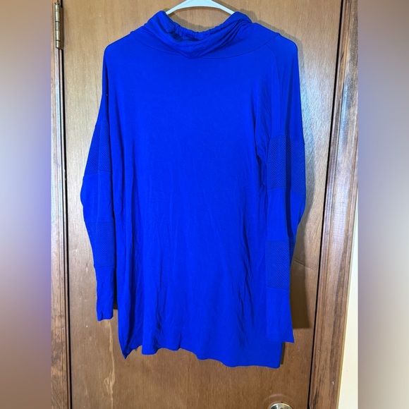 Cable & Gauge Royal Blue Cowl Neck Top Size Medium - Picture 5 of 5